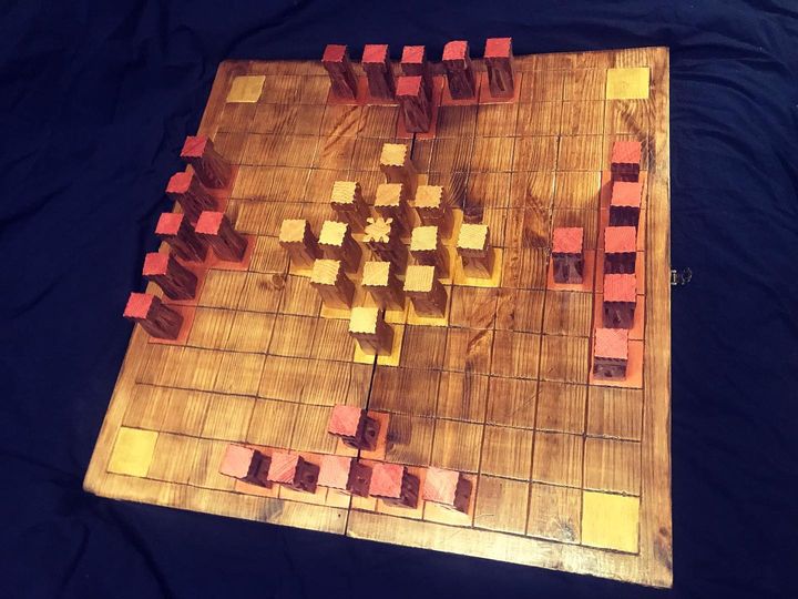 Hnefatafl-and-chess-big-board